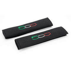 Fiat 500 logo embroidered on padded seat belt covers
